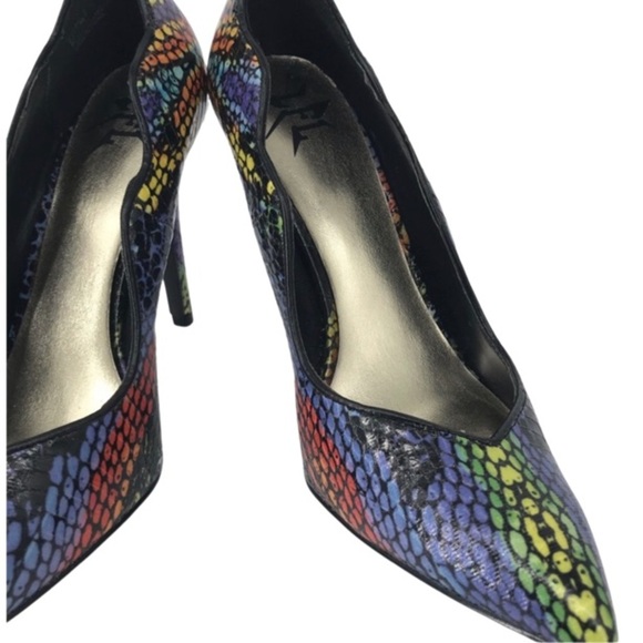 COPY - Like new Unique Rainbow Snake Print High Heels - Picture 4 of 9
